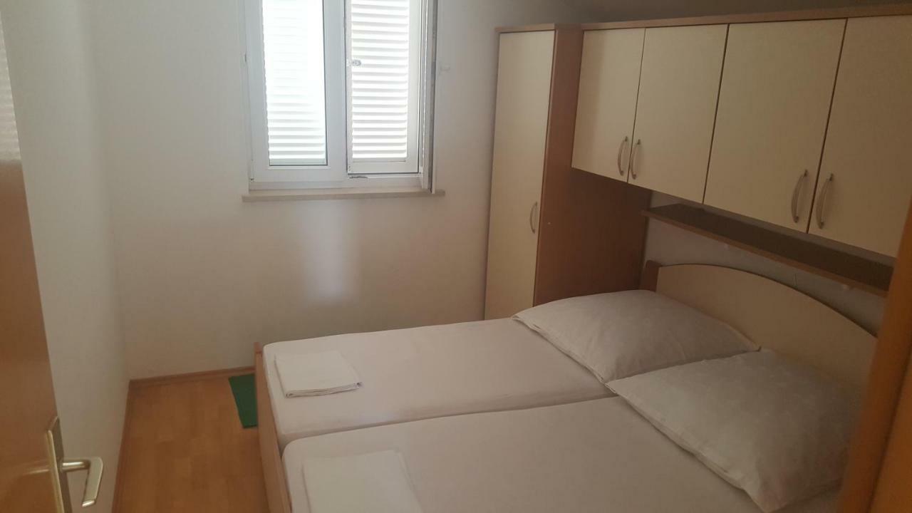 Milka Appartements Stara Novalja Esterno foto