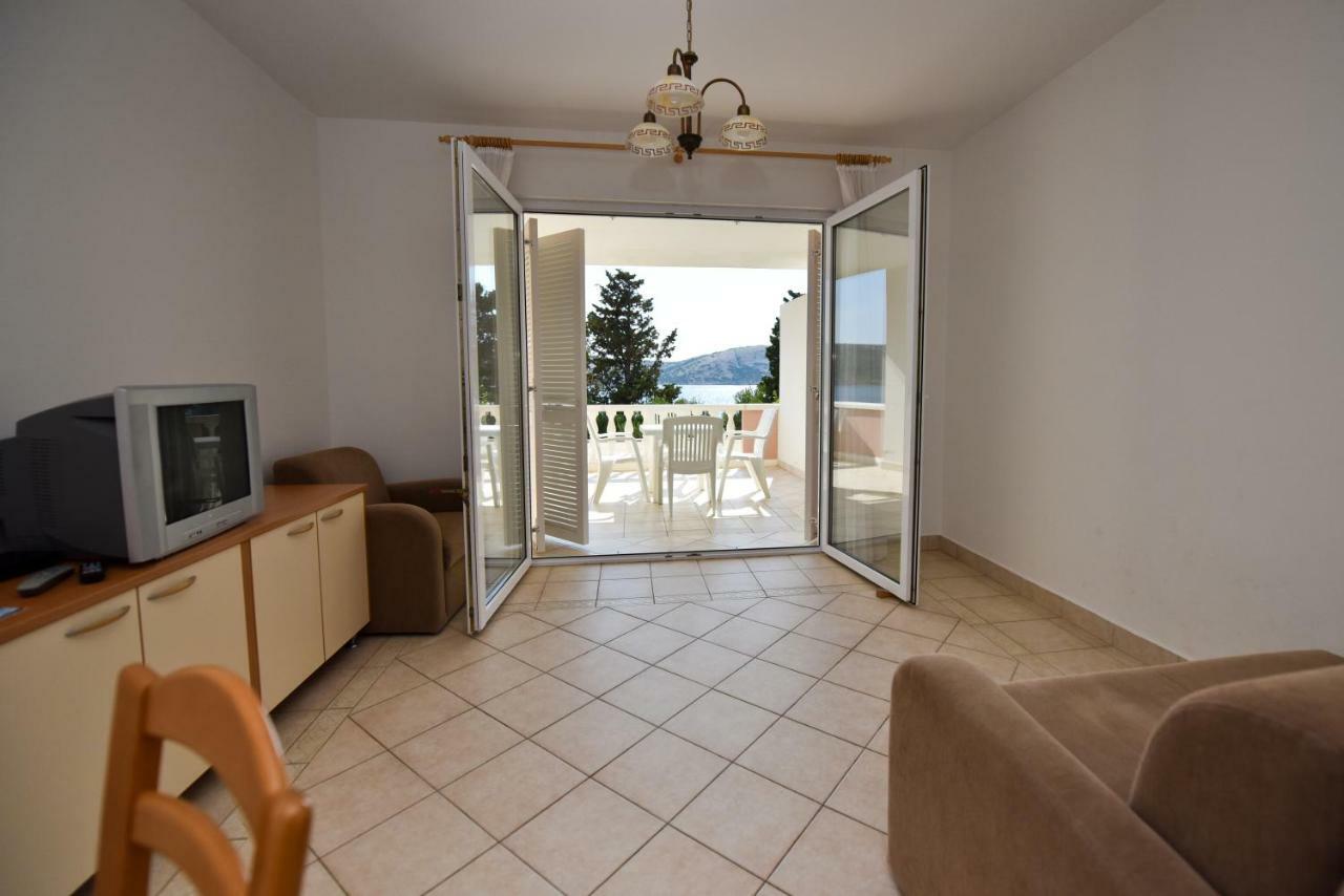 Milka Appartements Stara Novalja Esterno foto